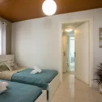 Sea Breeze & Nature Villa, With Heated Pool And Garden Retreat Feriehus *