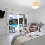 Sea Breeze&nature With Headed Pool And Garden Retreat *