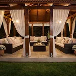 Dom wakacyjny Sea Breeze&nature With Headed Pool And Garden Retreat
