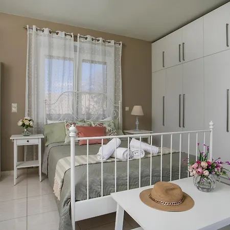 Dom wakacyjny Sea Breeze & Nature With Pool Near The Sea