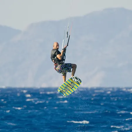 Sea Breeze & Nature With Pool Near The Sea