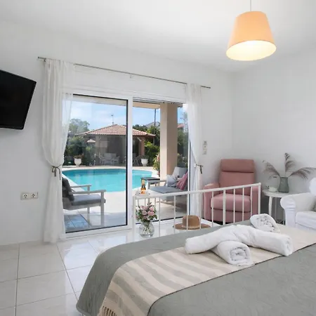 Sea Breeze & Nature Villa, With Heated Pool And Garden Retreat *