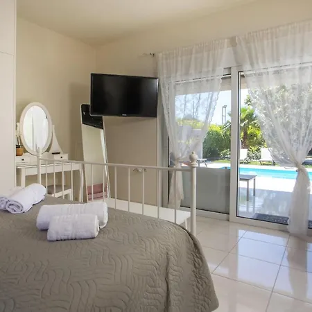 Sea Breeze & Nature Villa, With Heated Pool And Garden Retreat