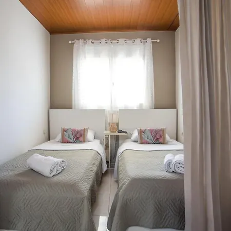 Sea Breeze & Nature Villa, With Heated Pool And Garden Retreat Дом отдыха Кремасти