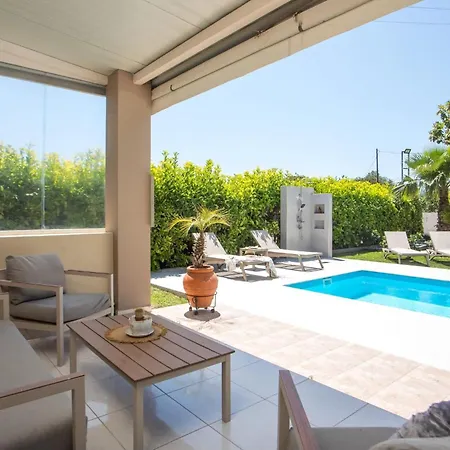 Dom wakacyjny Sea Breeze & Nature Villa, With Heated Pool And Garden Retreat Kremastí