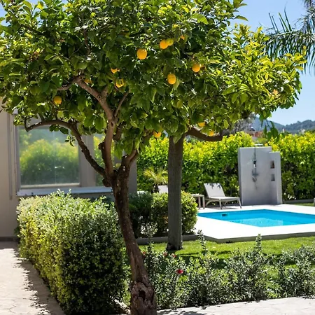 Sea Breeze & Nature Villa, With Heated Pool And Garden Retreat