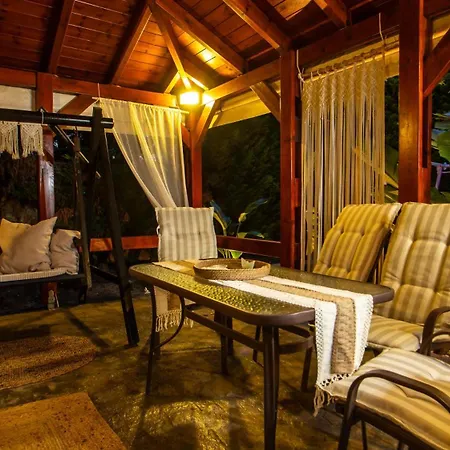 Sea Breeze & Nature Villa, With Heated Pool And Garden Retreat *