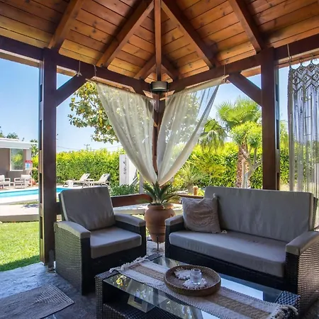 Casa vacanze Sea Breeze & Nature Villa, With Heated Pool And Garden Retreat Kremastí