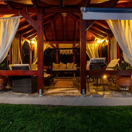 Sea Breeze & Nature Villa, With Heated Pool And Garden Retreat Кремасти