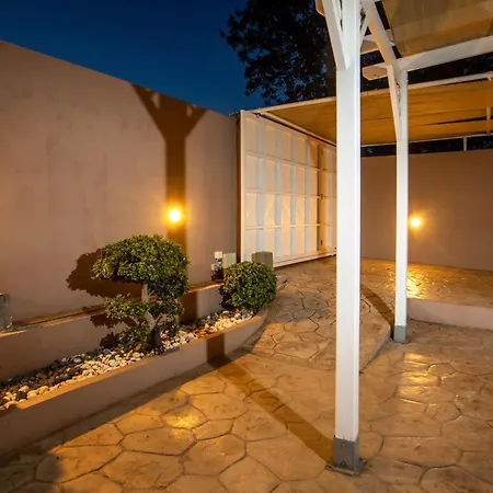 Sea Breeze & Nature Villa, With Heated Pool And Garden Retreat