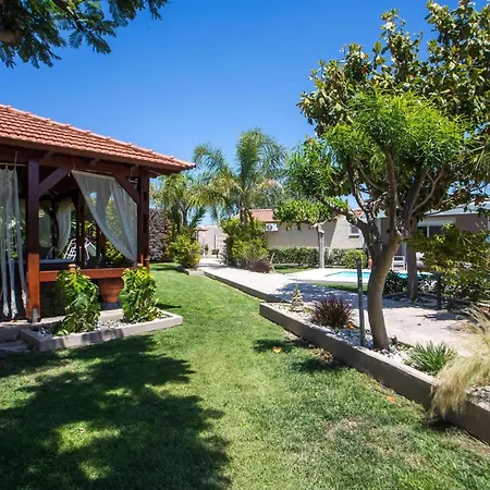 Dom wakacyjny Sea Breeze & Nature Villa, With Heated Pool And Garden Retreat *