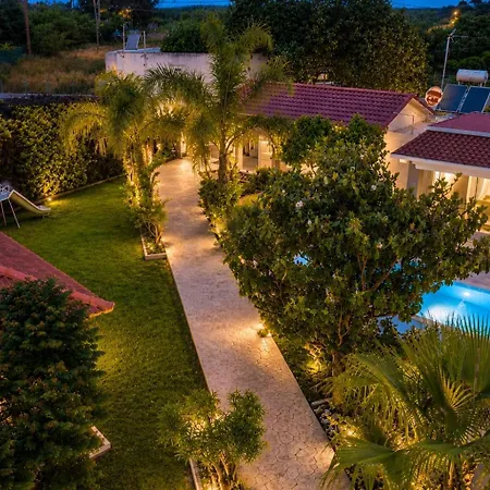 Sea Breeze & Nature Villa, With Heated Pool And Garden Retreat Дом отдыха *