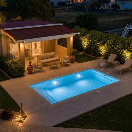 Дом отдыха Sea Breeze & Nature Villa, With Heated Pool And Garden Retreat