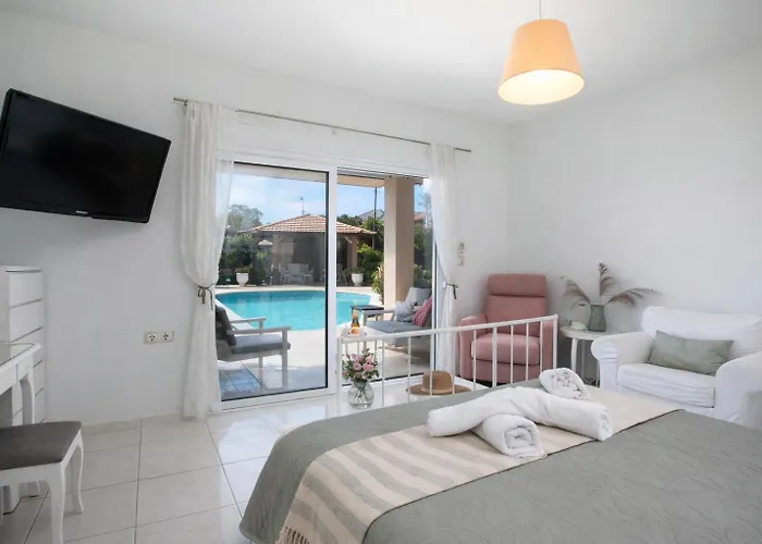 Sea Breeze & Nature Heated Pool *