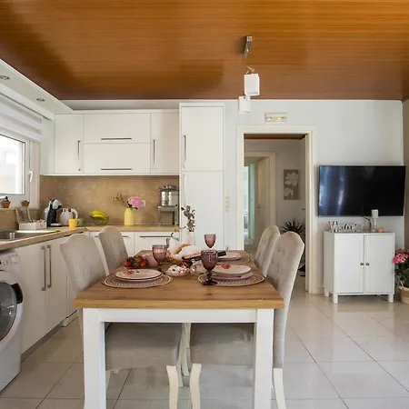 Sea Breeze & Nature With Pool Near The Sea Hébergement de vacances *