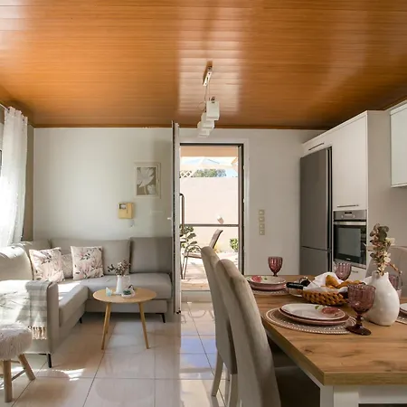 Sea Breeze & Nature With Pool Near The Sea Дом отдыха *