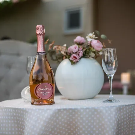 Sea Breeze & Nature With Pool Near The Sea Кремасти