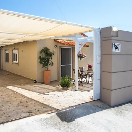 Sea Breeze & Nature Villa, With Heated Pool And Garden Retreat * Kremastí