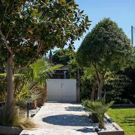 Sea Breeze & Nature With Pool Near The Sea Kremastí