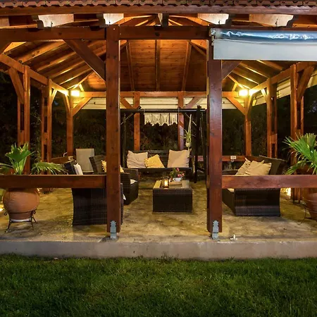 Sea Breeze & Nature With Pool Near The Sea * Кремасти