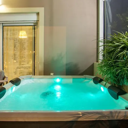 Sea Breeze & Nature With Pool Near The Sea