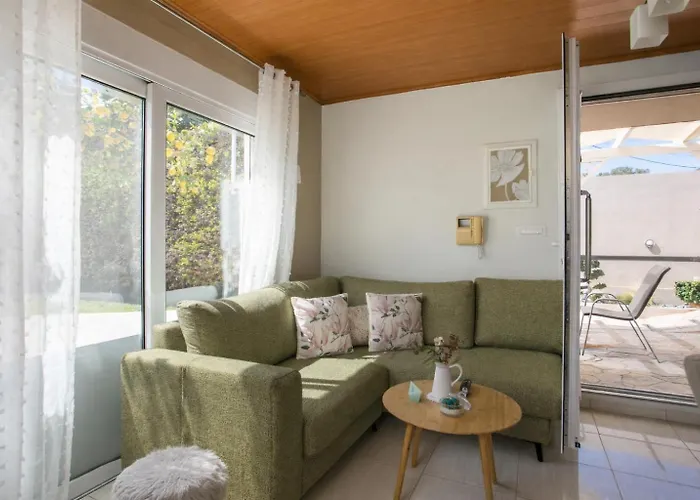 بيت للعطل Sea Breeze & Nature Villa Heated Pool Kremastí